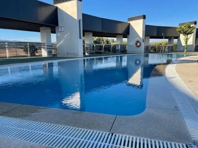 Tecnocordoba Aparcamiento Privado Gratuito Y Piscina * Κόρδοβα