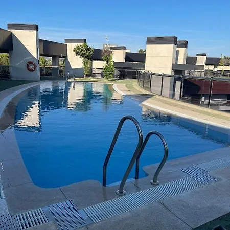 Tecnocordoba Aparcamiento Privado Gratuito Y Piscina דירה *