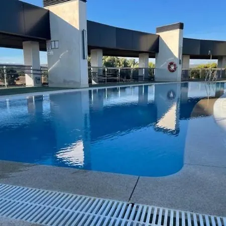 Tecnocordoba Aparcamiento Privado Gratuito Y Piscina * 科爾多瓦
